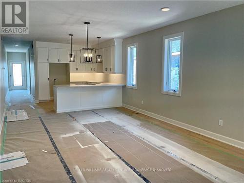 805 22Nd, Hanover, ON - Indoor Photo Showing Kitchen