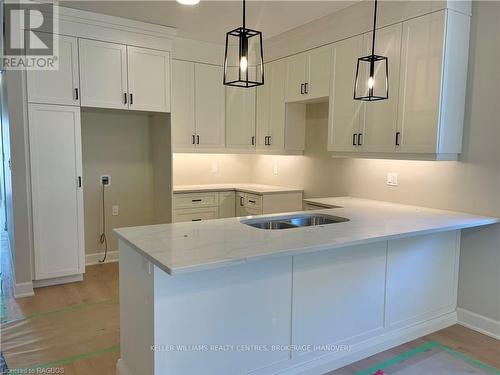 805 22Nd, Hanover, ON - Indoor Photo Showing Kitchen