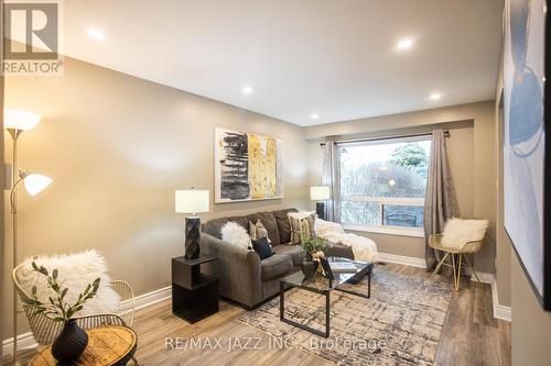 121 Reed Drive, Ajax (Central), ON - Indoor Photo Showing Living Room