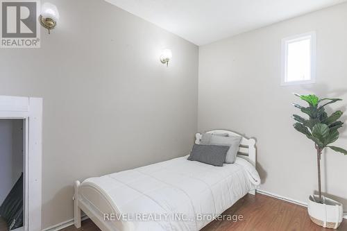 10 Hamilton Street, Kawartha Lakes (Lindsay), ON - Indoor Photo Showing Bedroom