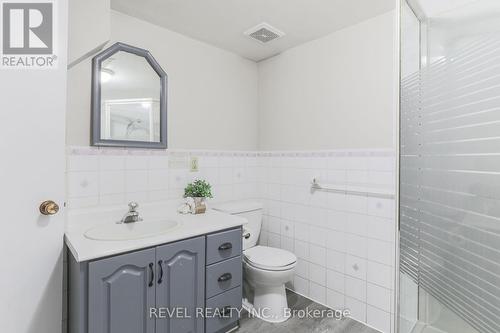 10 Hamilton Street, Kawartha Lakes (Lindsay), ON - Indoor Photo Showing Bathroom