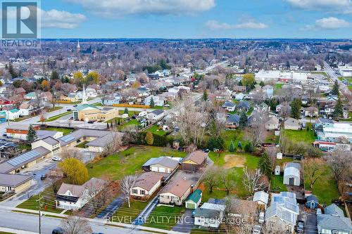 10 Hamilton Street, Kawartha Lakes (Lindsay), ON - Outdoor With View