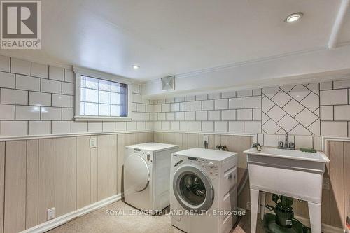 149 John Street, London, ON - Indoor Photo Showing Laundry Room