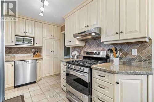 100 Sherman Drive, St. Catharines (443 - Lakeport), ON - Indoor Photo Showing Kitchen