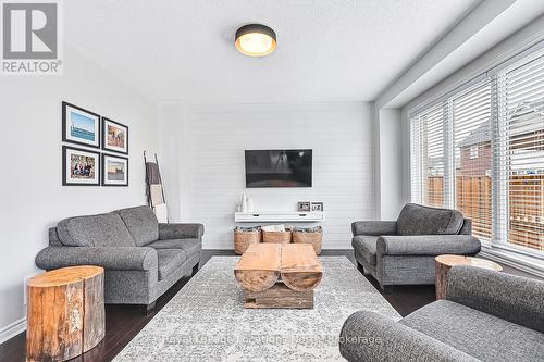 48 Mclean Avenue, Collingwood, ON - Indoor Photo Showing Living Room