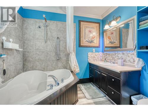 15612 Sargeant Lane, Summerland, BC - Indoor Photo Showing Bathroom