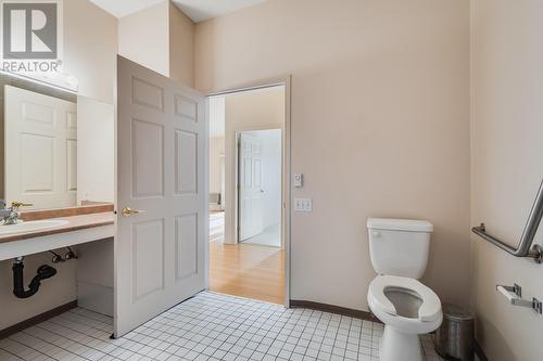 920 Saskatoon Road Unit# 119, Kelowna, BC - Indoor Photo Showing Bathroom