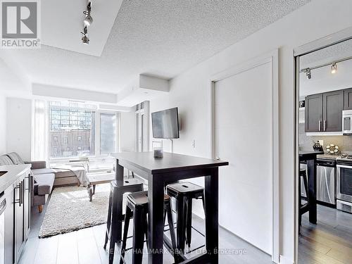 517 - 525 Adelaide Street W, Toronto, ON - Indoor Photo Showing Kitchen