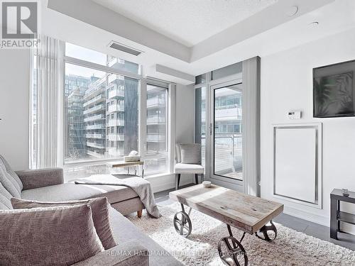 517 - 525 Adelaide Street W, Toronto, ON - Indoor Photo Showing Living Room