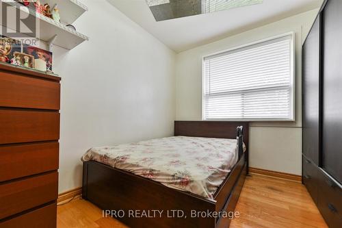 135 Downsview Avenue, Toronto, ON - Indoor Photo Showing Bedroom