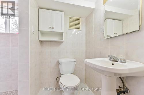 135 Downsview Avenue, Toronto, ON - Indoor Photo Showing Bathroom