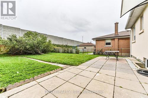 135 Downsview Avenue, Toronto, ON - Outdoor