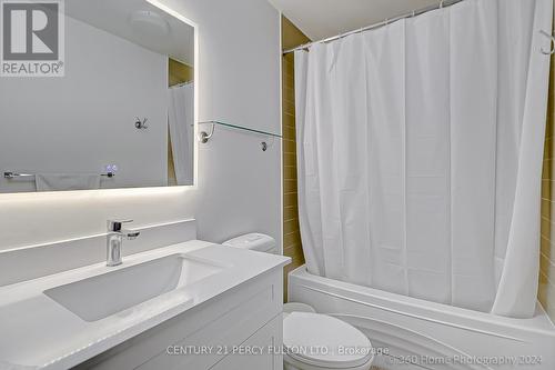 2011 - 23 Sheppard Avenue E, Toronto, ON - Indoor Photo Showing Bathroom