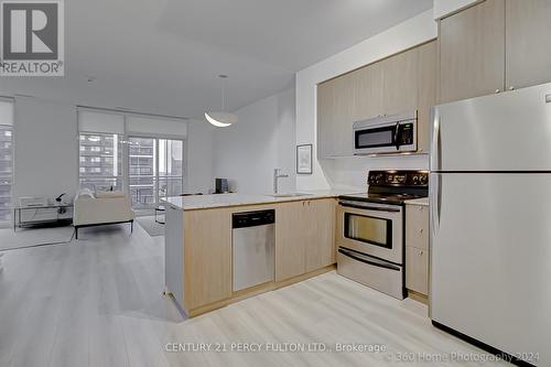 2011 - 23 Sheppard Avenue E, Toronto, ON - Indoor Photo Showing Kitchen