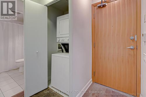 2507 - 33 Sheppard Avenue E, Toronto, ON - Indoor Photo Showing Laundry Room