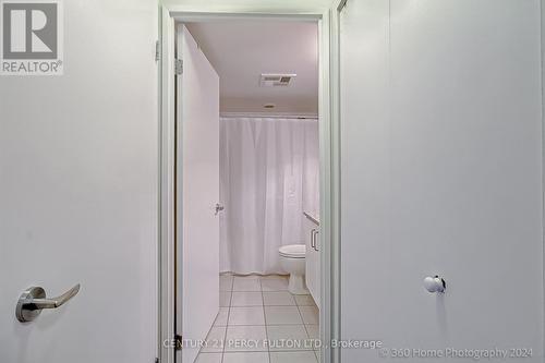 2507 - 33 Sheppard Avenue E, Toronto, ON - Indoor Photo Showing Bathroom