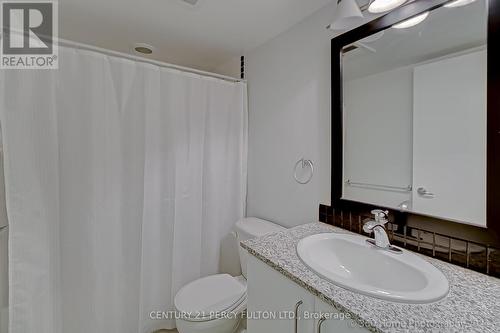 2507 - 33 Sheppard Avenue E, Toronto, ON - Indoor Photo Showing Bathroom