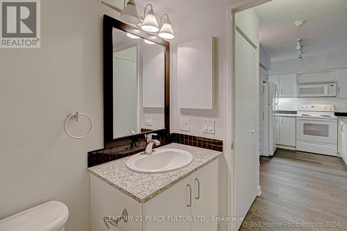 2507 - 33 Sheppard Avenue E, Toronto, ON - Indoor Photo Showing Bathroom