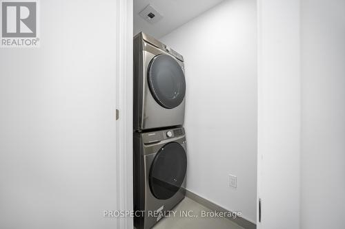 403 - 346 Davenport Road E, Toronto, ON - Indoor Photo Showing Laundry Room