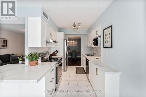 1036 - 68 Corporate Drive, Toronto, ON - Indoor Photo Showing Kitchen