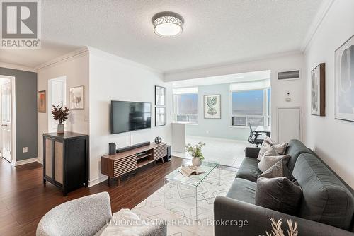 1036 - 68 Corporate Drive, Toronto, ON - Indoor Photo Showing Living Room