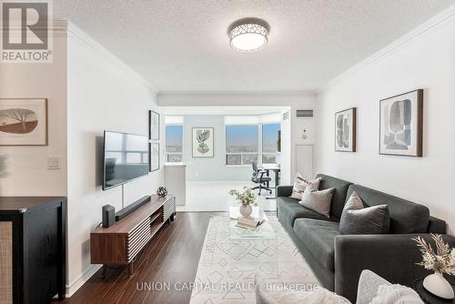 1036 - 68 Corporate Drive, Toronto, ON - Indoor Photo Showing Living Room