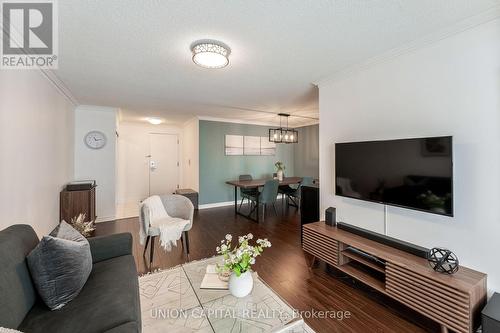 1036 - 68 Corporate Drive, Toronto, ON - Indoor Photo Showing Living Room