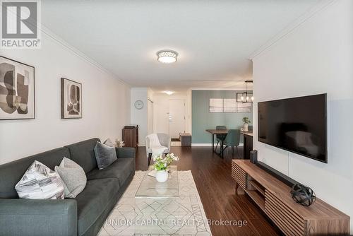 1036 - 68 Corporate Drive, Toronto, ON - Indoor Photo Showing Living Room