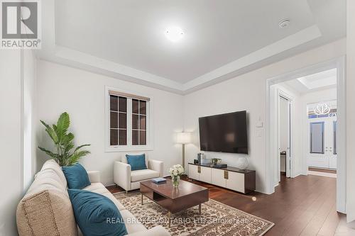 17 Brant Drive, Vaughan, ON - Indoor Photo Showing Living Room