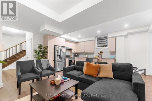 17 Brant Drive, Vaughan, ON - Indoor Photo Showing Living Room