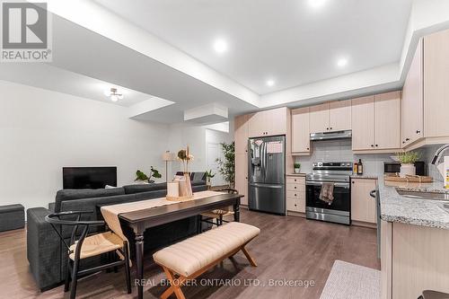 17 Brant Drive, Vaughan, ON - Indoor Photo Showing Kitchen