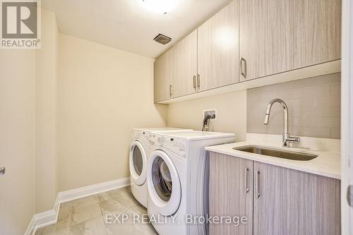 20 Dunton Lane, Richmond Hill, ON - Indoor Photo Showing Laundry Room