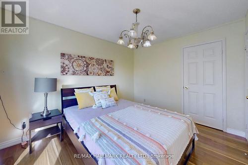 127 O'Connor Crescent, Richmond Hill, ON - Indoor Photo Showing Bedroom