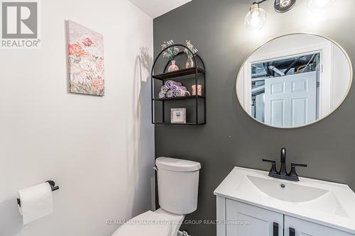 211 Nathan Crescent, Barrie, ON - Indoor Photo Showing Bathroom