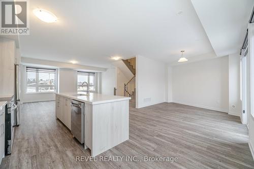 3084 Harasym Trail, Oakville, ON - Indoor Photo Showing Kitchen