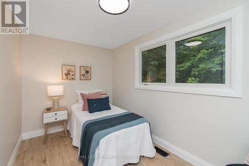 9793 8Th Line, Halton Hills, ON - Indoor Photo Showing Bedroom