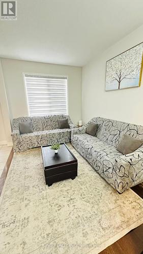 118 Sussexvale Drive, Brampton, ON - Indoor Photo Showing Living Room