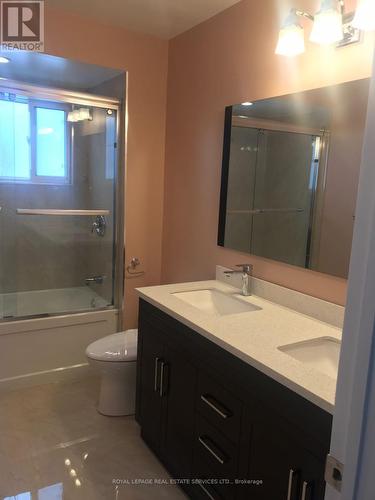 5708 Invergordon Lane, Mississauga, ON - Indoor Photo Showing Bathroom