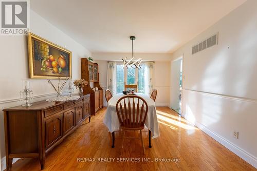 1 Mccort Drive S, Caledon, ON - Indoor Photo Showing Dining Room