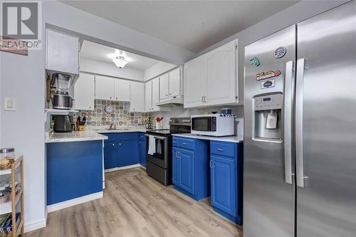 82 Finch Drive Unit# 31, Sarnia, ON - Indoor Photo Showing Kitchen