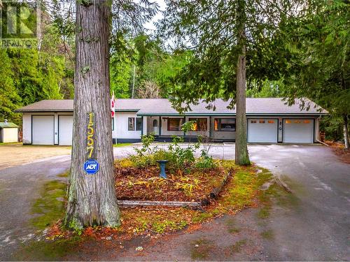 4 car garage - 1557 Nichol Road, Revelstoke, BC - Outdoor With Facade