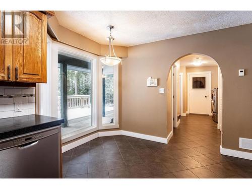 1557 Nichol Road, Revelstoke, BC - Indoor Photo Showing Kitchen