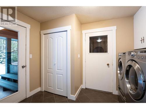 Laundry /  2 entrances - 1557 Nichol Road, Revelstoke, BC - Indoor Photo Showing Laundry Room