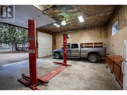 1557 Nichol Road, Revelstoke, BC - Indoor Photo Showing Garage