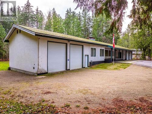 1557 Nichol Road, Revelstoke, BC - Outdoor