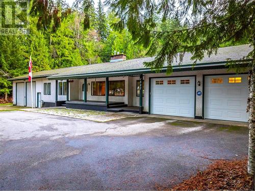 1557 Nichol Road, Revelstoke, BC - Outdoor