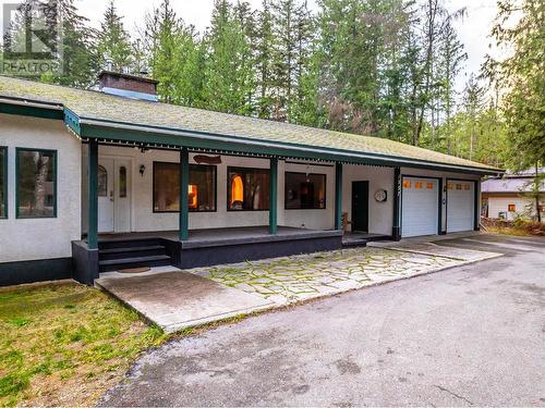 Front of house - 1557 Nichol Road, Revelstoke, BC - Outdoor