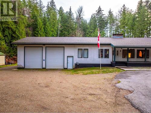 1557 Nichol Road, Revelstoke, BC - Outdoor