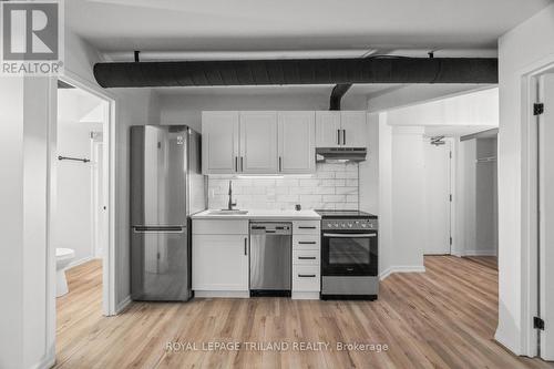 202 - 330 Clarence Street, London, ON - Indoor Photo Showing Kitchen With Stainless Steel Kitchen