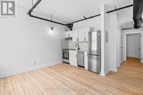 202 - 330 Clarence Street, London, ON - Indoor Photo Showing Kitchen With Stainless Steel Kitchen